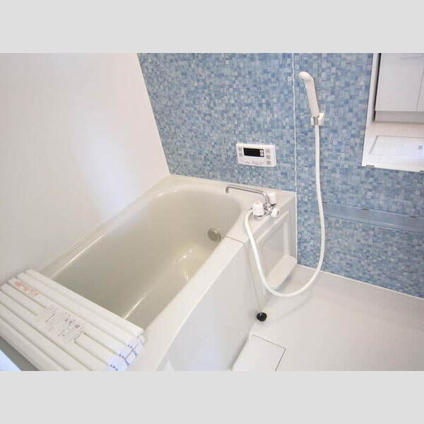 バス (201　浴室)