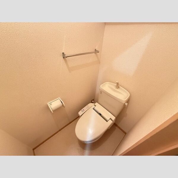 トイレ (温水洗浄暖房便座)