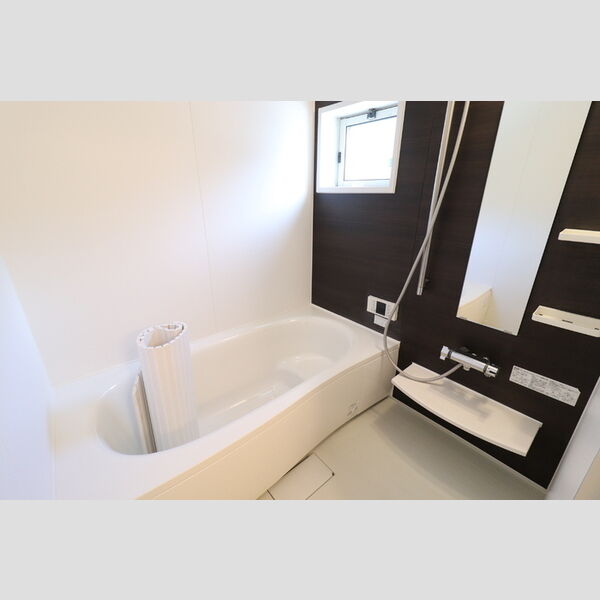 バス (102　浴室)