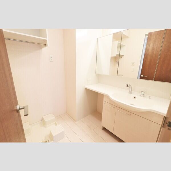 洗面所 (102　洗面所)