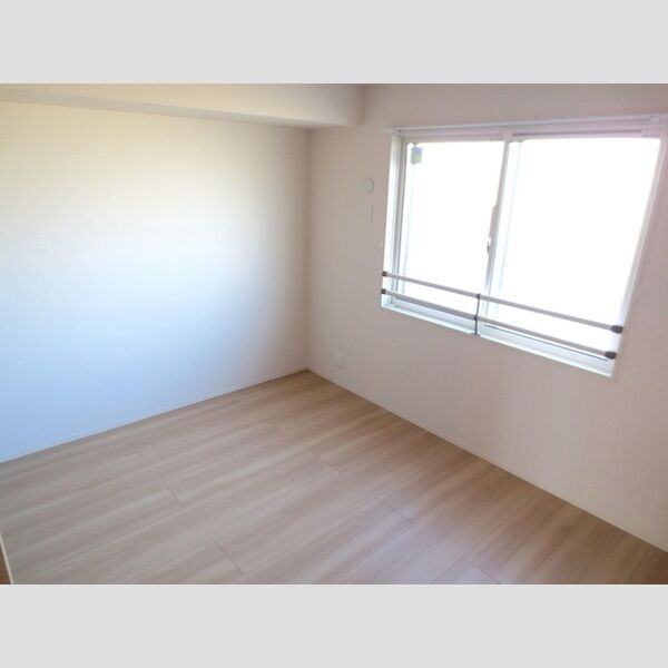 その他 (302 洋室)