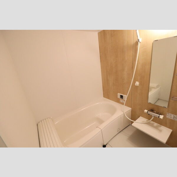 バス (102　浴室)