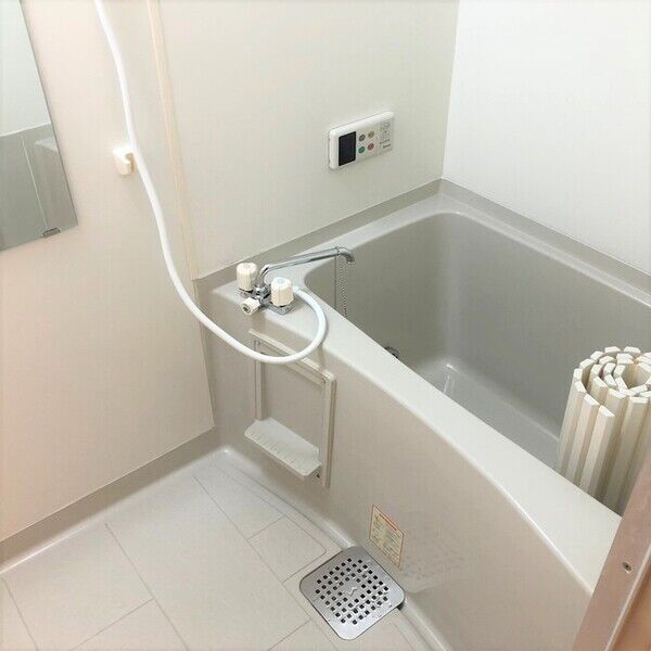 バス (101　浴室)