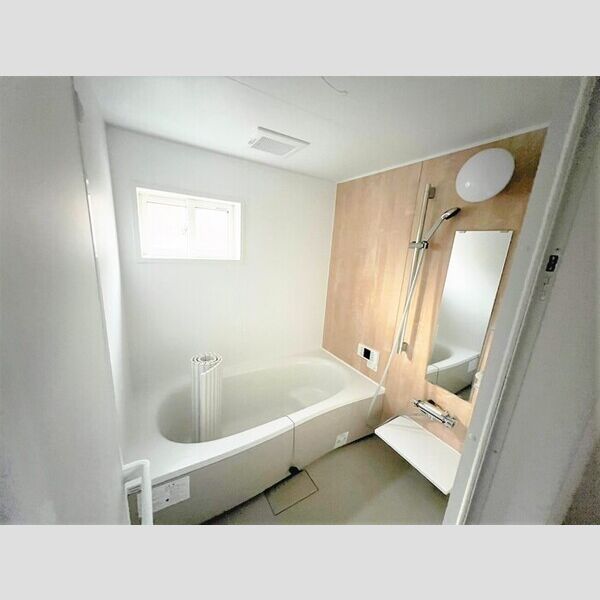 バス (102　浴室)