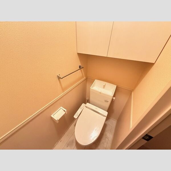 トイレ (温水洗浄暖房便座)