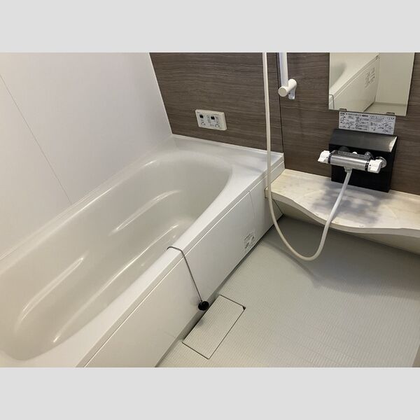 バス (101　浴室)