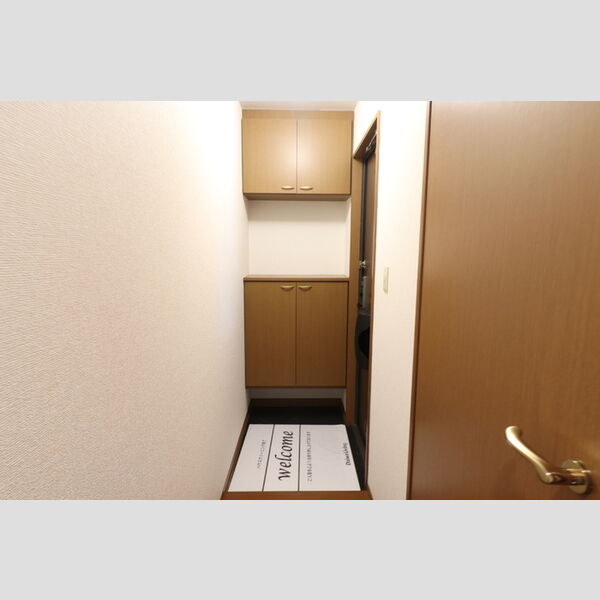 玄関 (202 玄関)