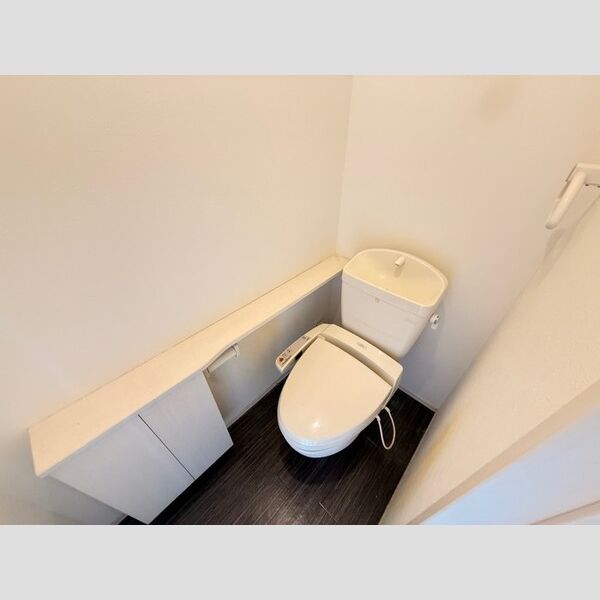 トイレ (温水洗浄暖房便座)