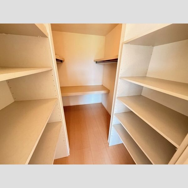 収納 (ウォークインクローゼット)