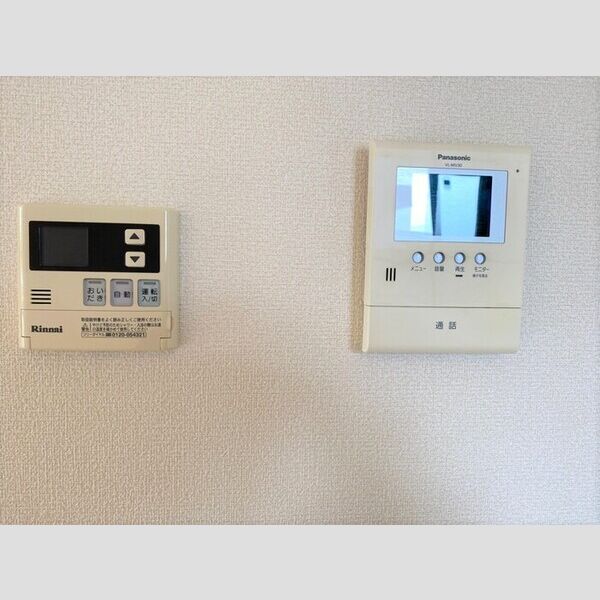 その他設備 (101　TVインターホン・給湯リモコン)