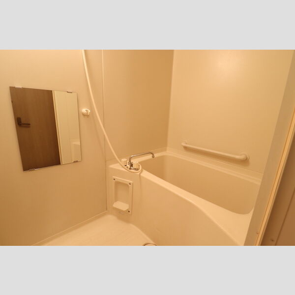 バス (103　浴室)