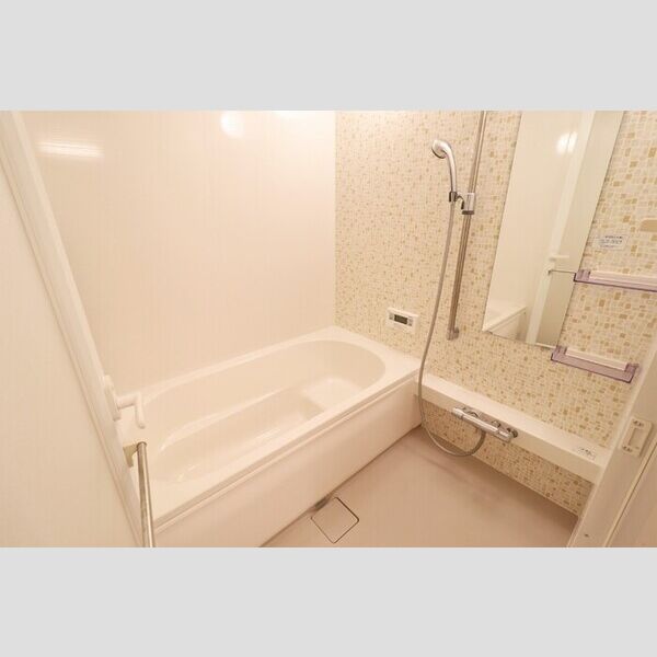 バス (103　浴室)