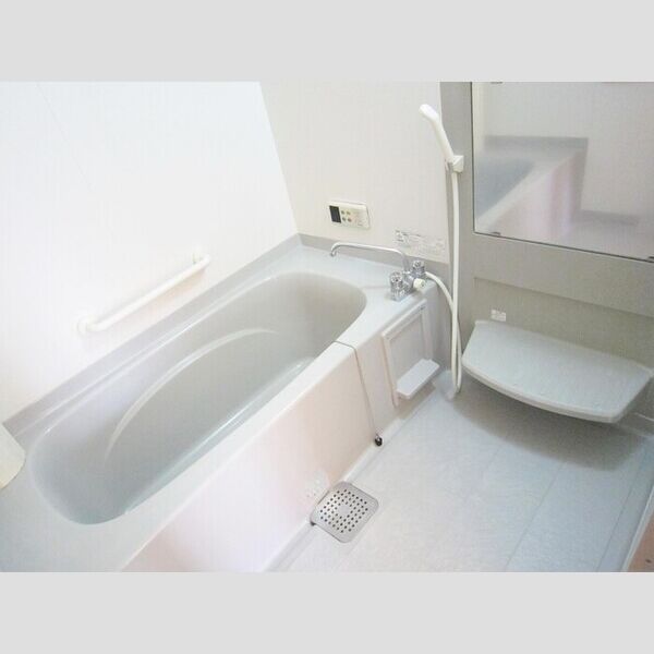 バス (101　浴室)