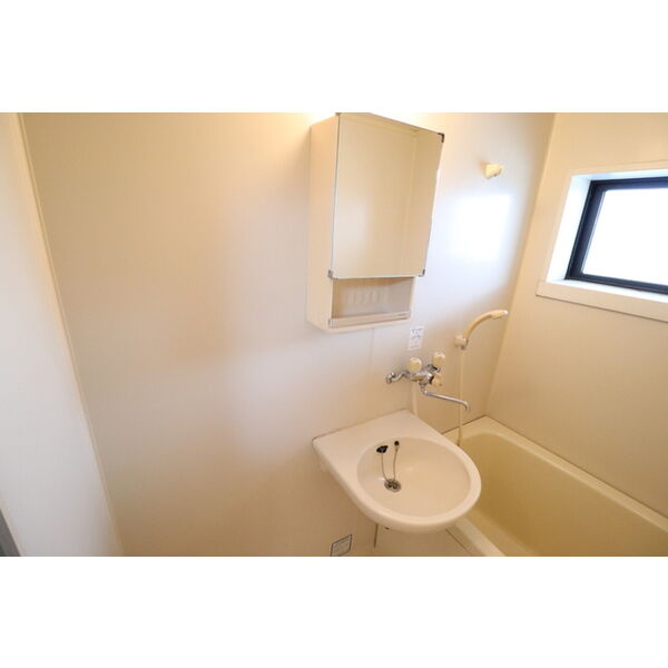 洗面所 (202　洗面所)