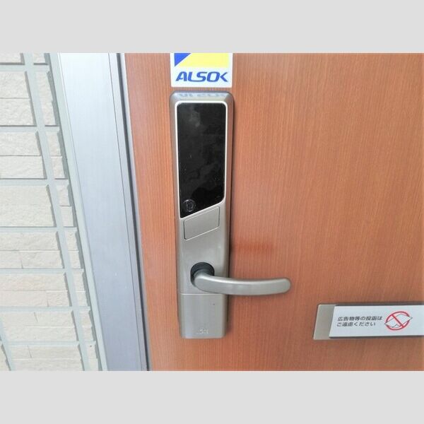 玄関 (102　玄関ICカードキー仕様)