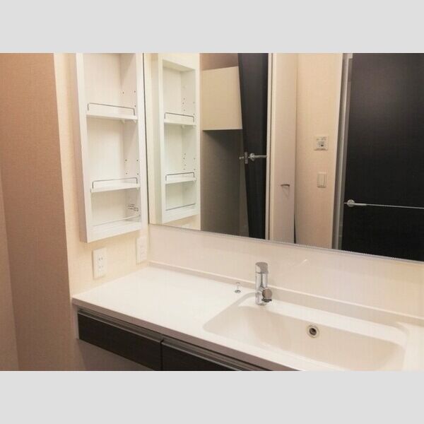 洗面所 (102　洗面所)