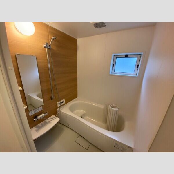 バス (102　浴室)