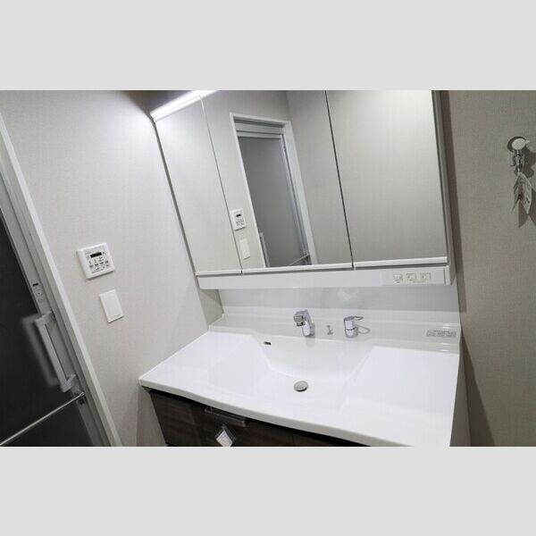 洗面所 (601　洗面所)