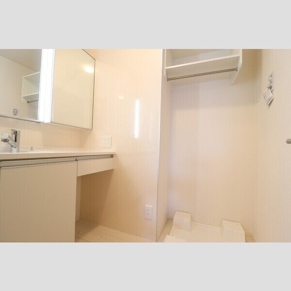 洗面所 (203　洗面所)