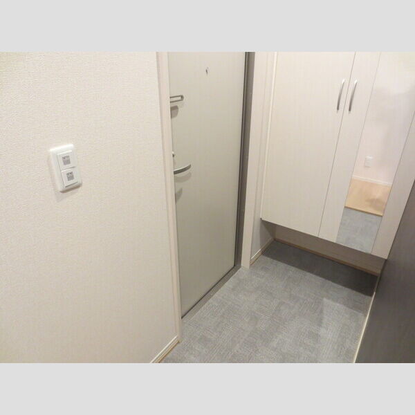 玄関 (302 玄関)