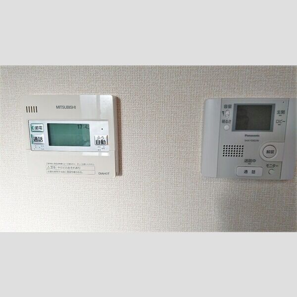その他設備 (203 TVインターホン・給湯リモコン)