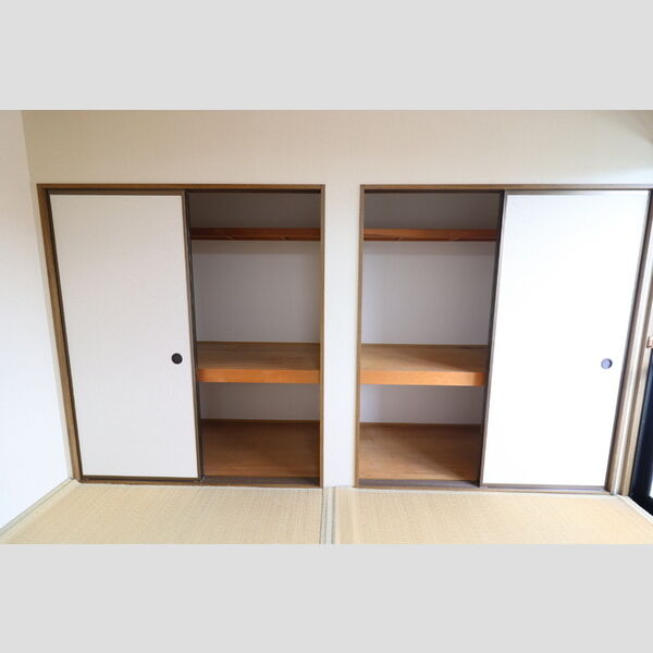 収納 (205 押入)