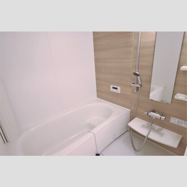 バス (203　浴室)