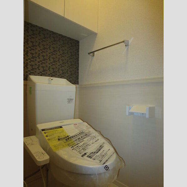 トイレ (105　温水洗浄暖房便座)