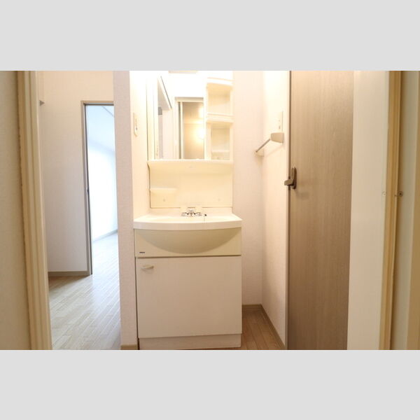 洗面所 (102　洗面所)