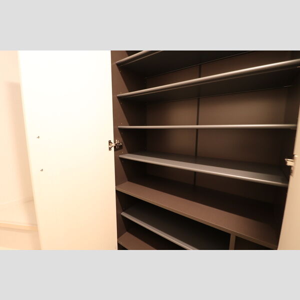 玄関 (210　玄関収納)