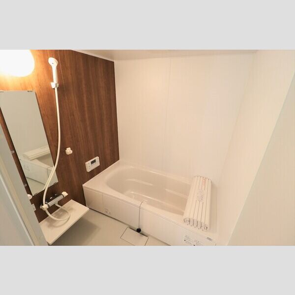 バス (210　浴室)