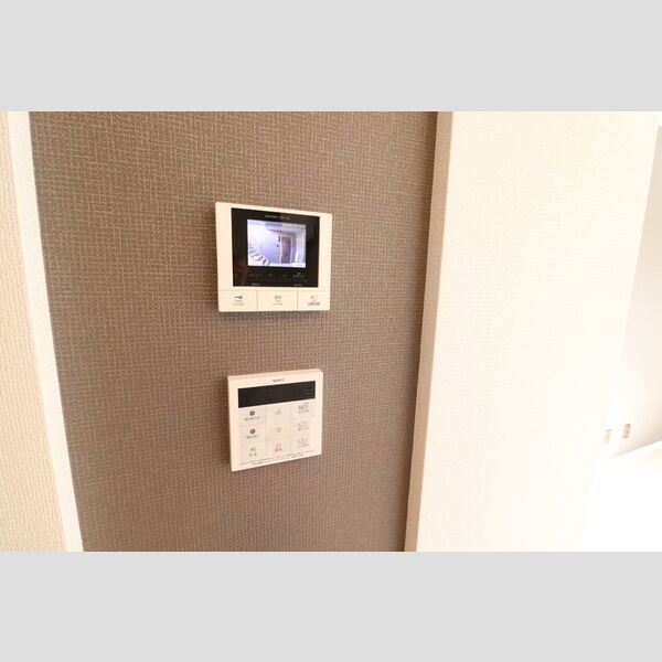 その他設備 (207　モニター付きインターホン・給湯リモコン)