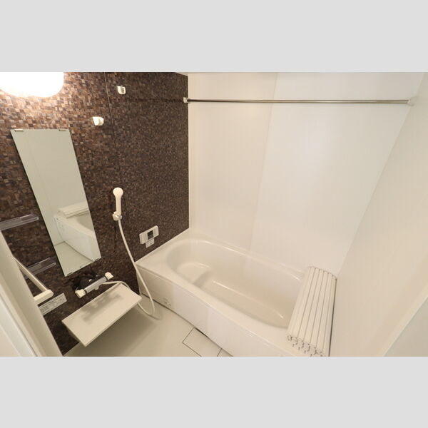 バス (102　浴室)