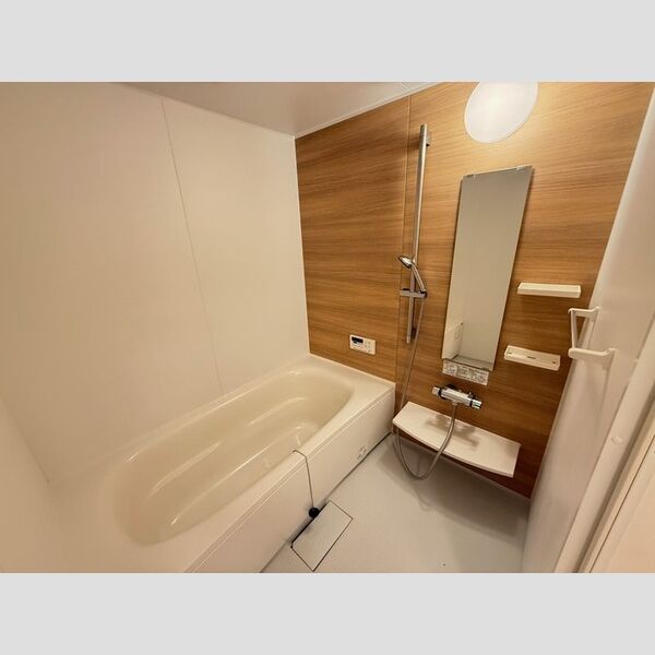 バス (202　浴室)