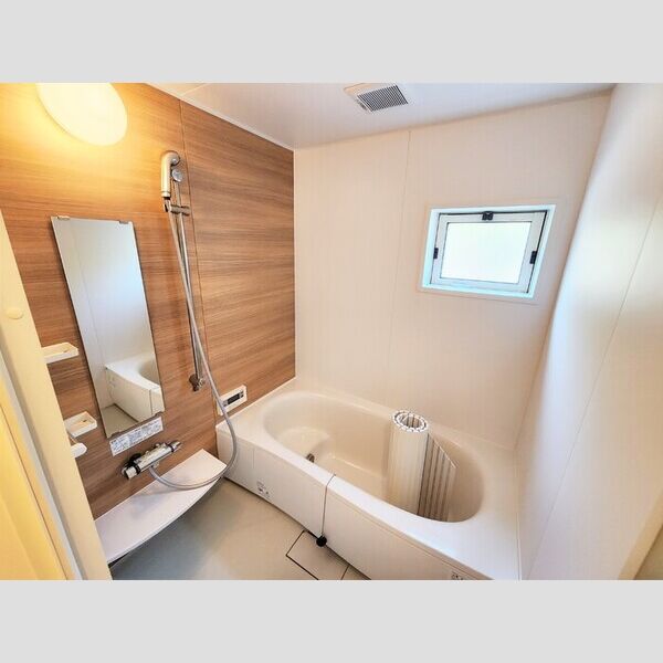 バス (103　浴室)