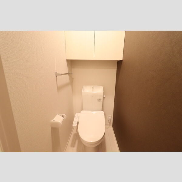 トイレ (206　トイレ)