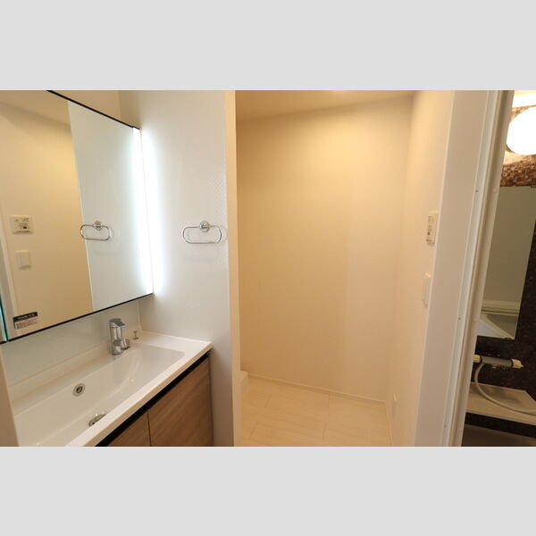 洗面所 (302　洗面所)