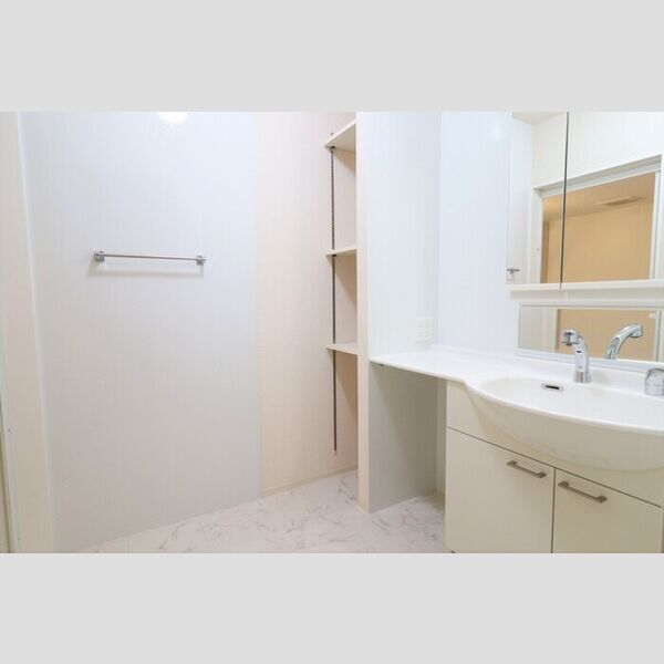 洗面所 (102　洗面所)