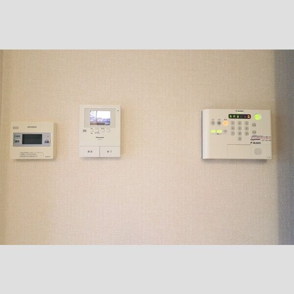 その他設備 (102　ALSOKホームセキュリティー・モニター付インターホン・追い焚きリモコン)