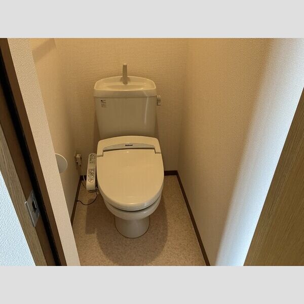 トイレ (トイレ)