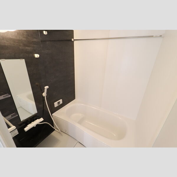 バス (102　浴室)