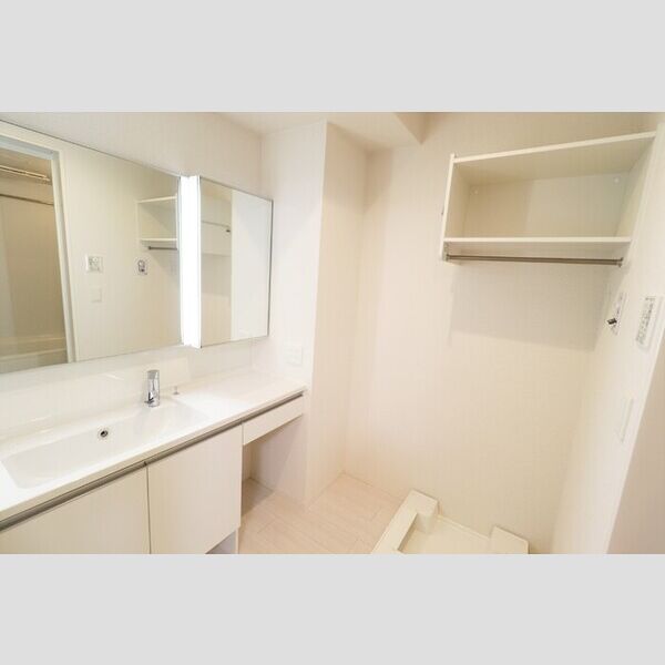 洗面所 (102　洗面所)