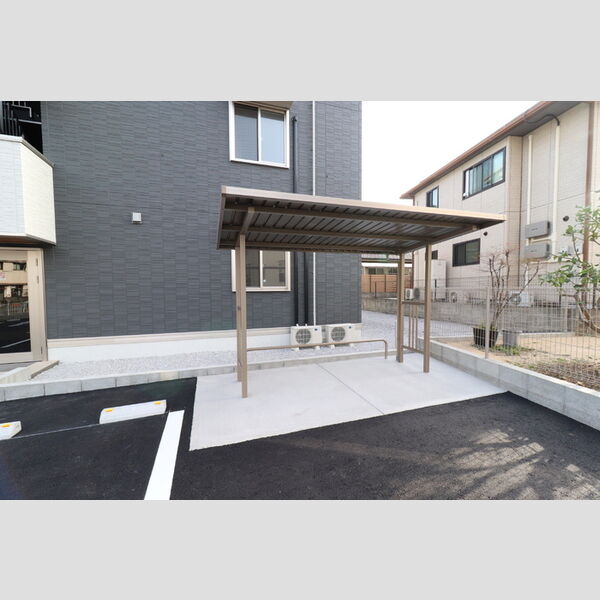 その他 (駐輪場)