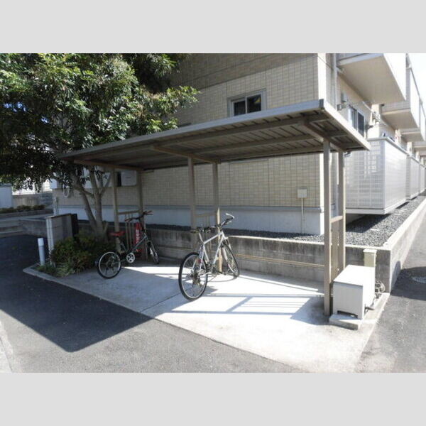 その他 (駐輪場)