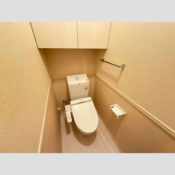 トイレ (温水洗浄暖房便座)