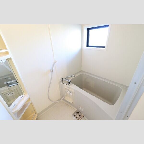 バス (202　浴室)