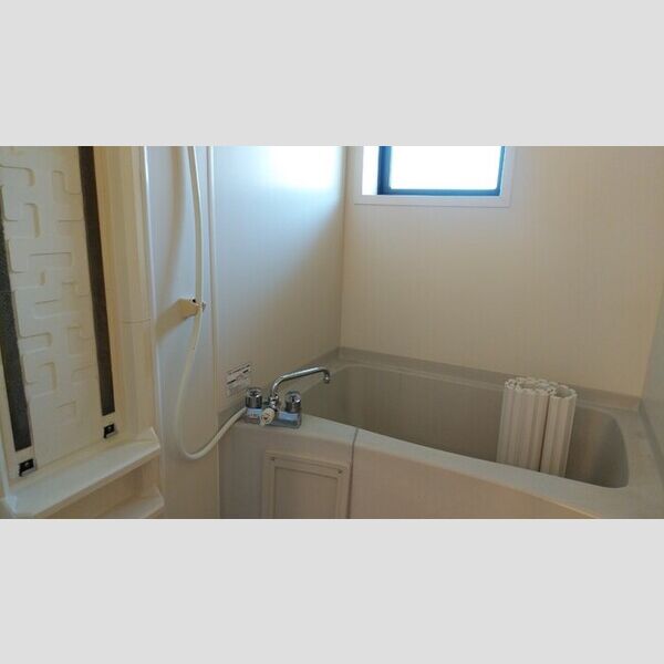 バス (201　浴室)