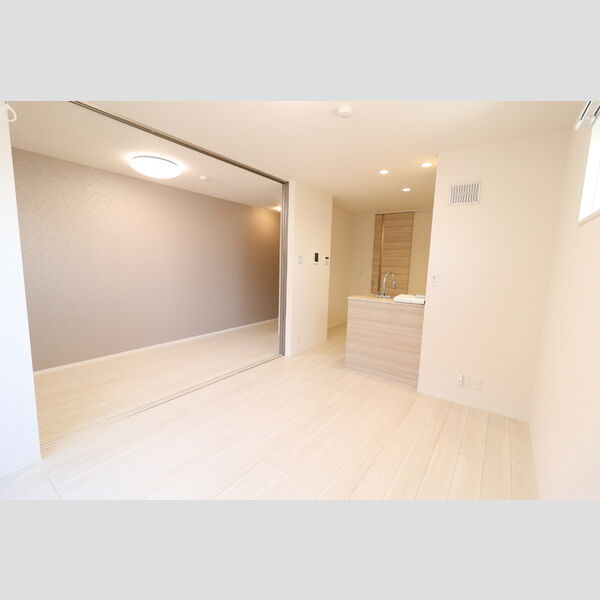 居室・リビング (303　LDK・洋室)