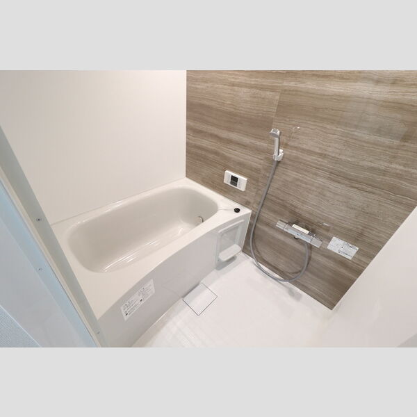 バス (105　浴室)