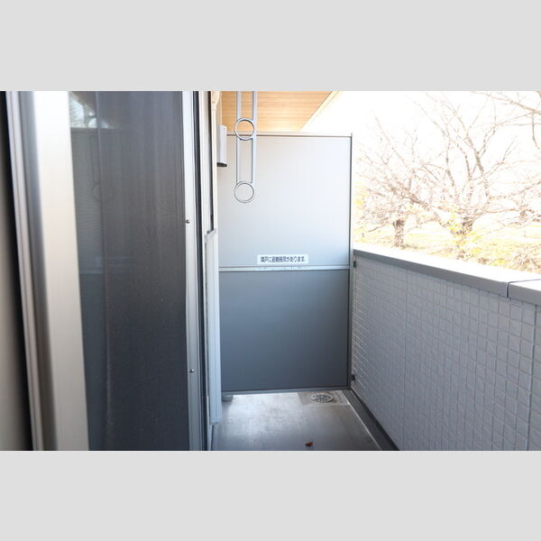 その他 (202　バルコニー)